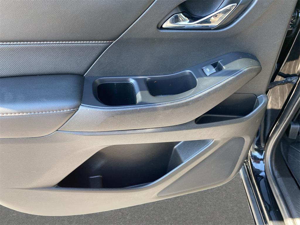 used 2021 Chevrolet Traverse car, priced at $25,981