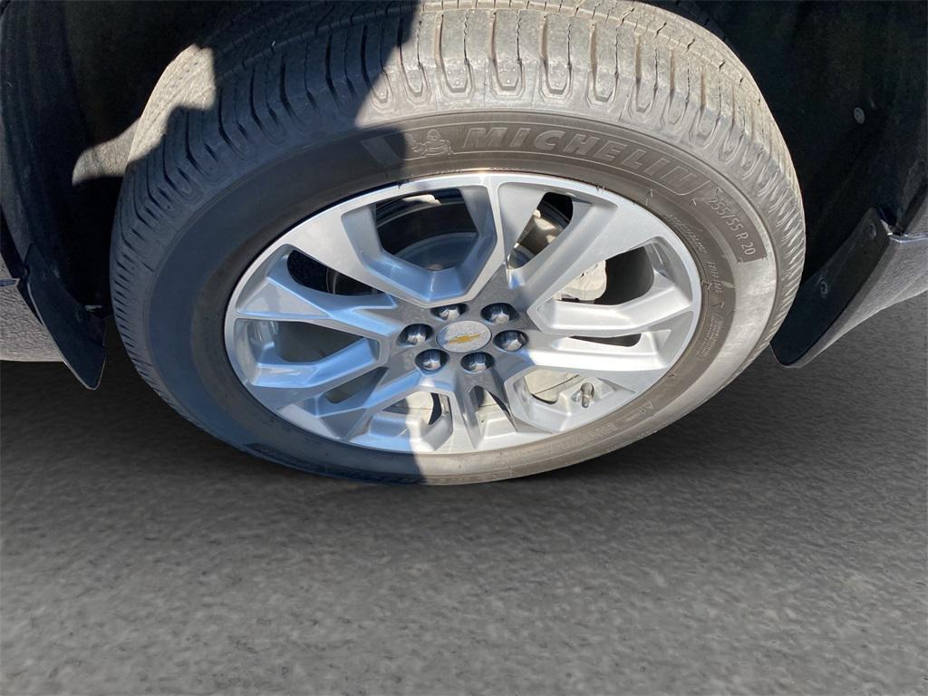 used 2021 Chevrolet Traverse car, priced at $25,981