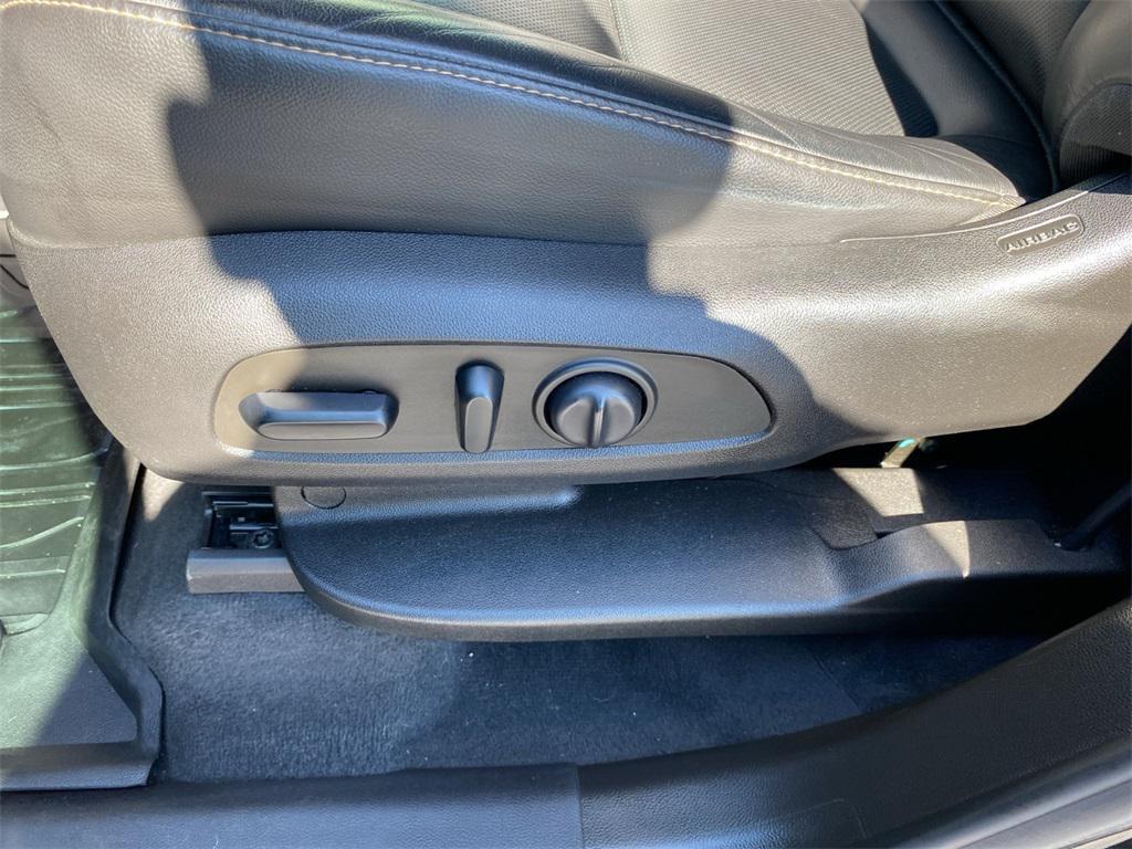 used 2021 Chevrolet Traverse car, priced at $25,981