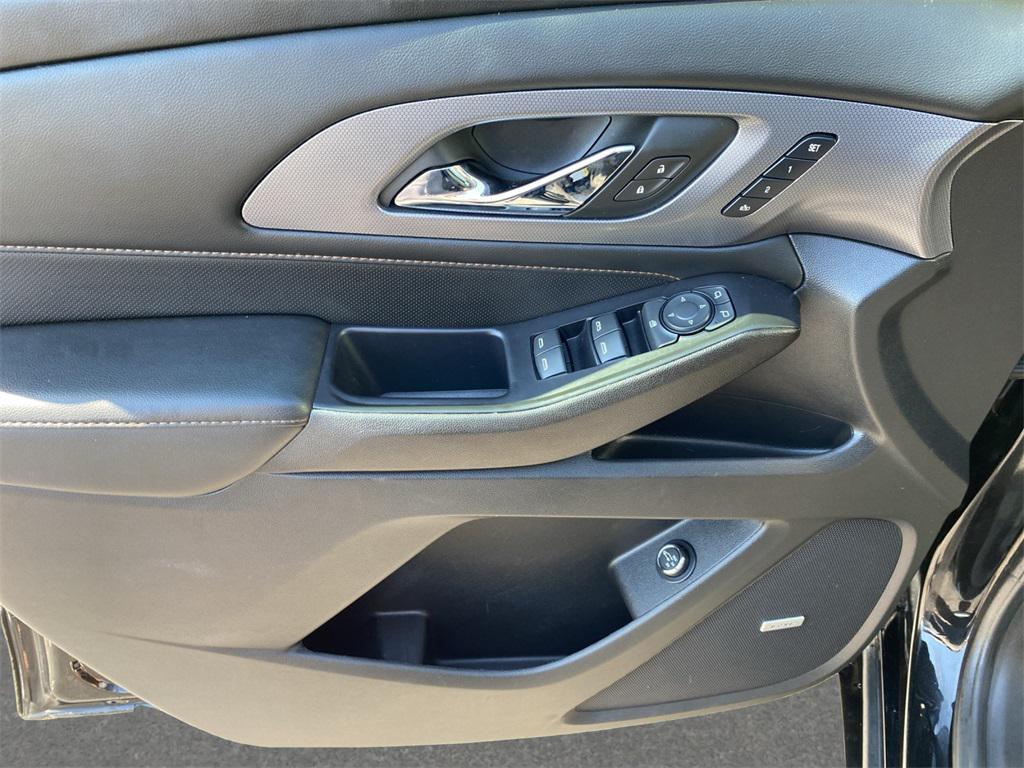 used 2021 Chevrolet Traverse car, priced at $25,981