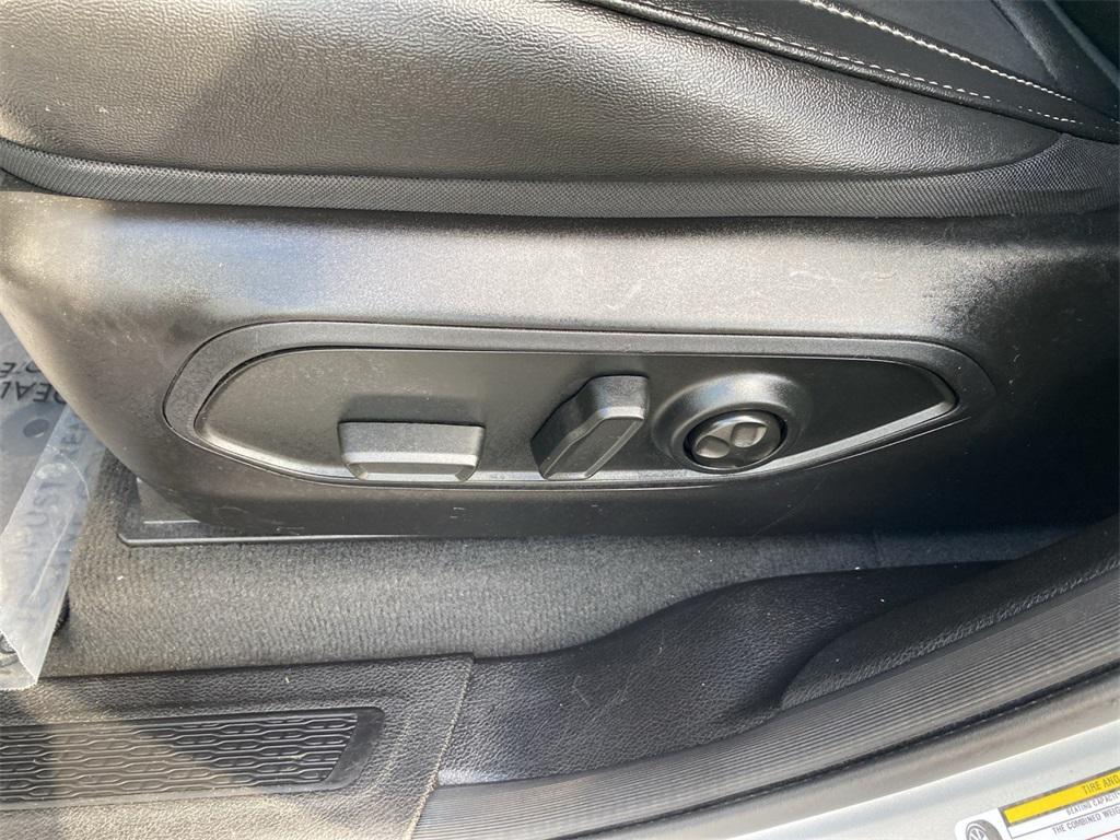 used 2024 Jeep Grand Cherokee L car, priced at $27,995