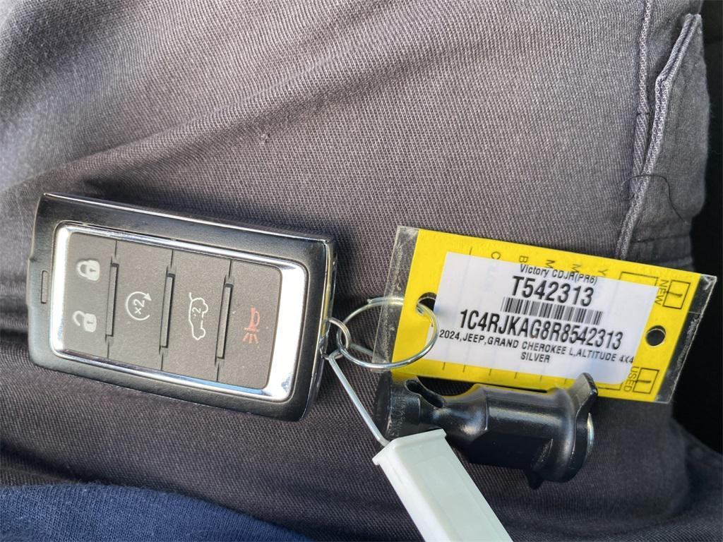 used 2024 Jeep Grand Cherokee L car, priced at $27,995