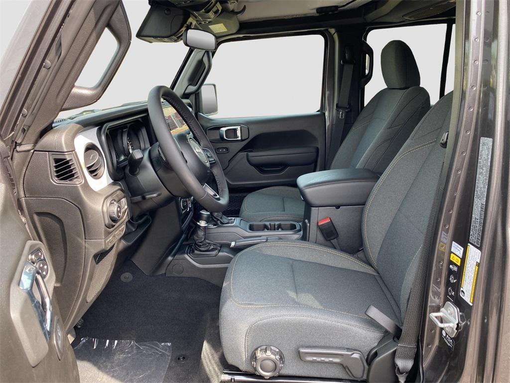 new 2025 Jeep Gladiator car, priced at $51,740