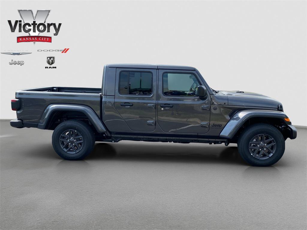 new 2025 Jeep Gladiator car, priced at $51,740