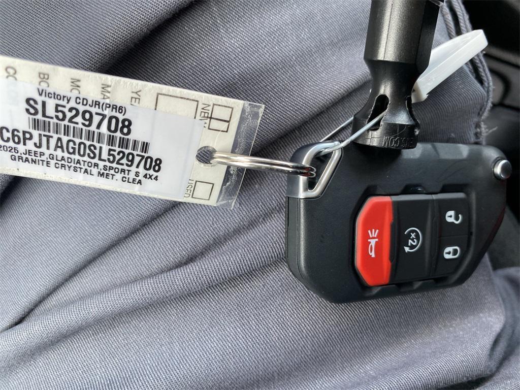 new 2025 Jeep Gladiator car, priced at $51,740