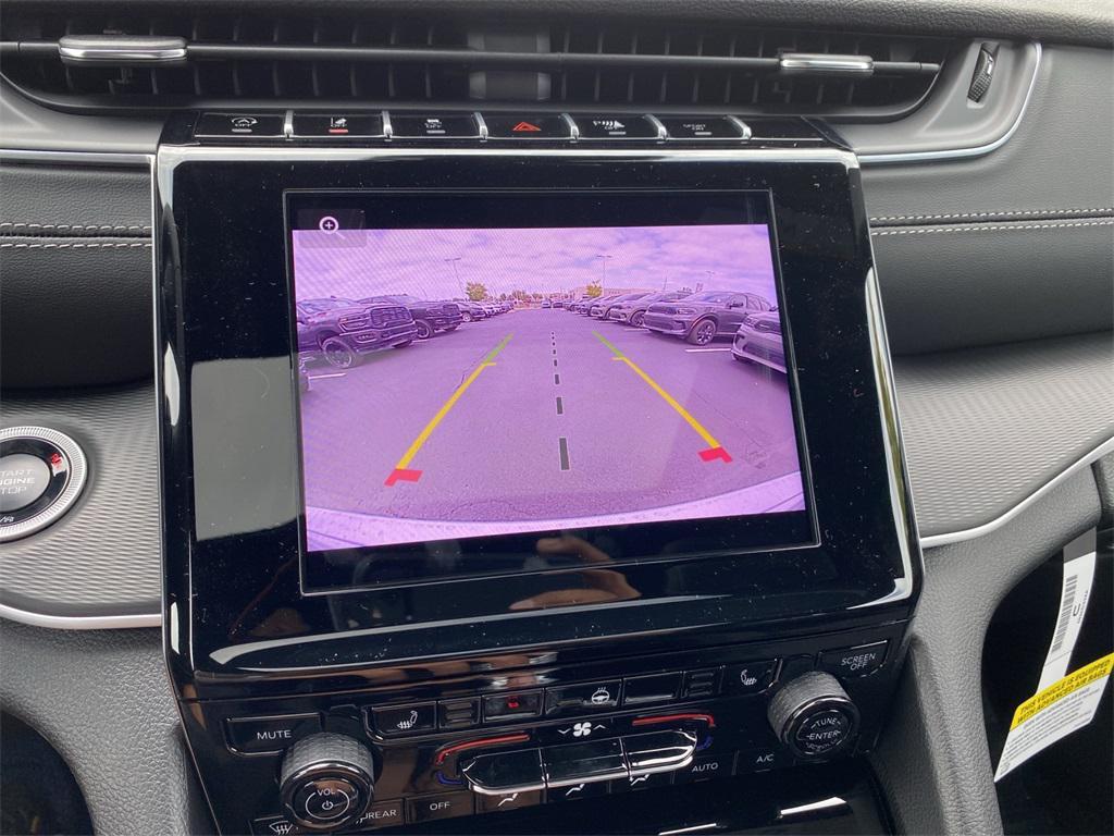 new 2025 Jeep Grand Cherokee car, priced at $44,170