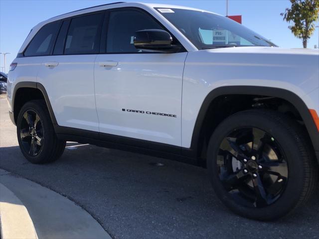 new 2025 Jeep Grand Cherokee car, priced at $47,580