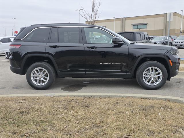 new 2025 Jeep Grand Cherokee car, priced at $42,175