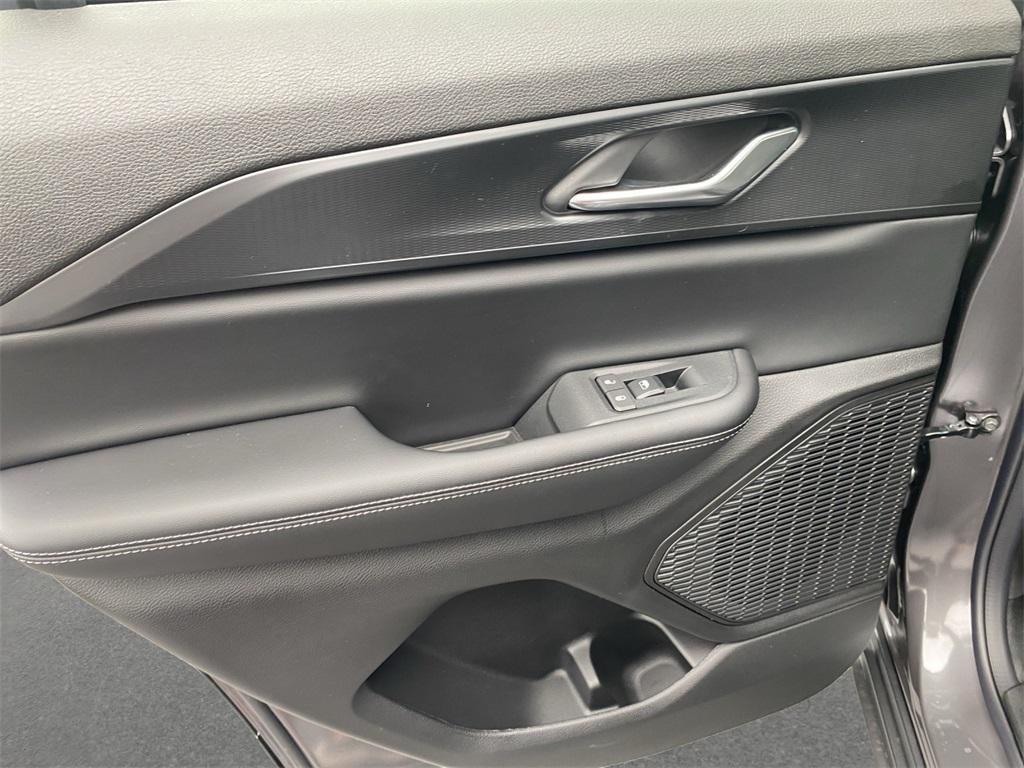 new 2025 Jeep Grand Cherokee car, priced at $42,375