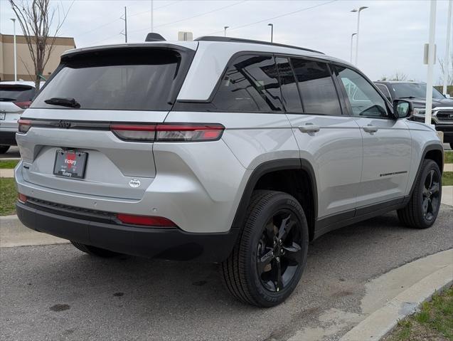 new 2025 Jeep Grand Cherokee car, priced at $48,670