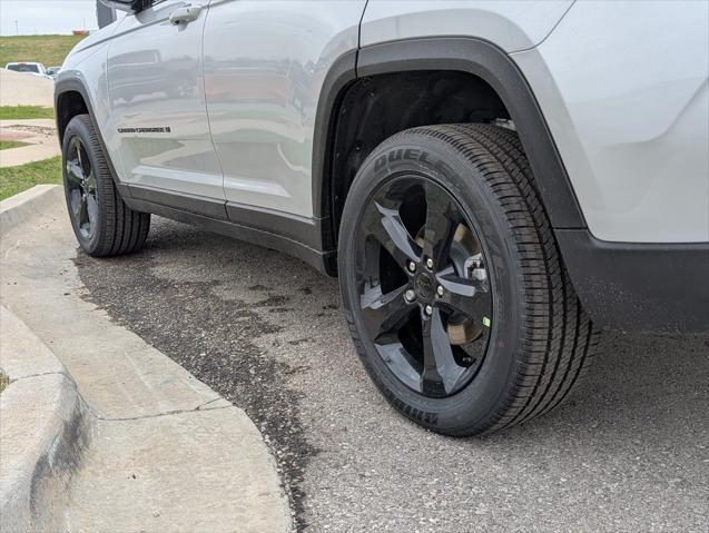 new 2025 Jeep Grand Cherokee car, priced at $48,670