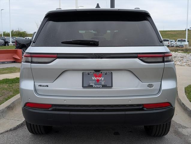 new 2025 Jeep Grand Cherokee car, priced at $48,670