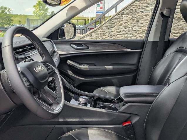 used 2023 Jeep Grand Cherokee car, priced at $30,497