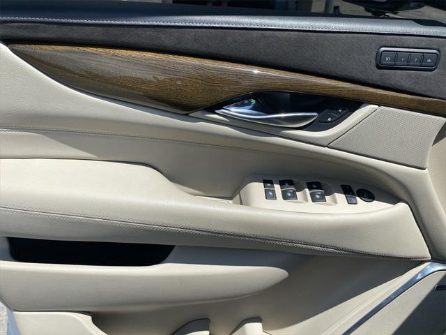 used 2020 Cadillac Escalade car, priced at $31,995