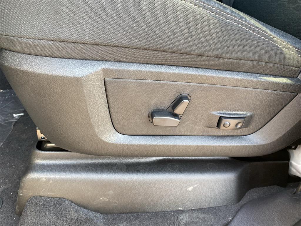 new 2025 Ram 2500 car, priced at $77,160