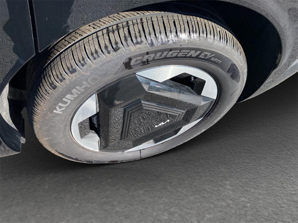 used 2024 Kia EV9 car, priced at $39,995