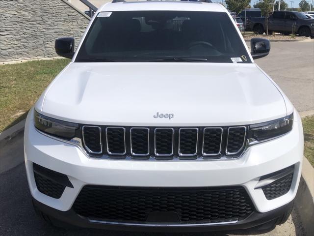 new 2024 Jeep Grand Cherokee car, priced at $42,580