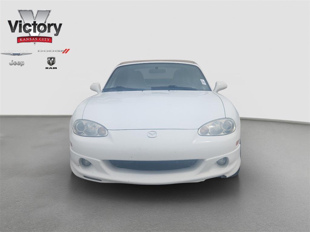 used 2002 Mazda MX-5 Miata car, priced at $8,995