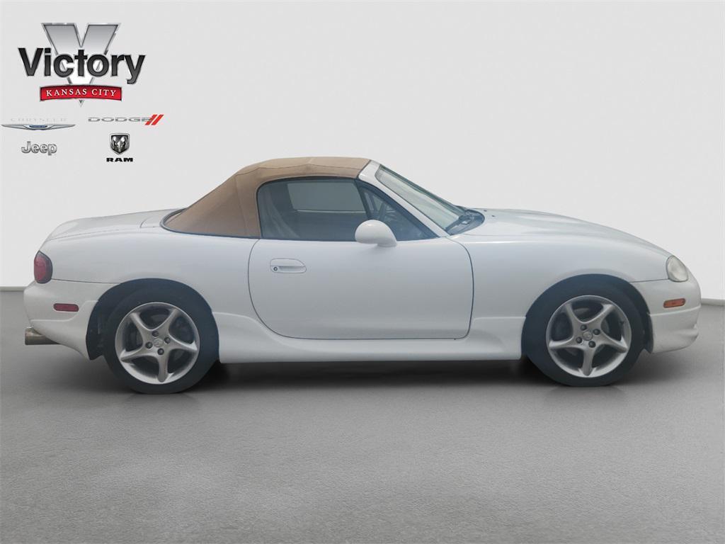 used 2002 Mazda MX-5 Miata car, priced at $8,995