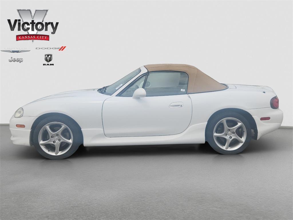 used 2002 Mazda MX-5 Miata car, priced at $8,995