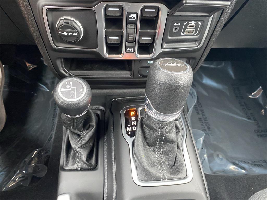 new 2025 Jeep Gladiator car, priced at $50,640