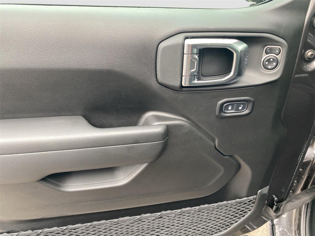 new 2025 Jeep Gladiator car, priced at $50,640