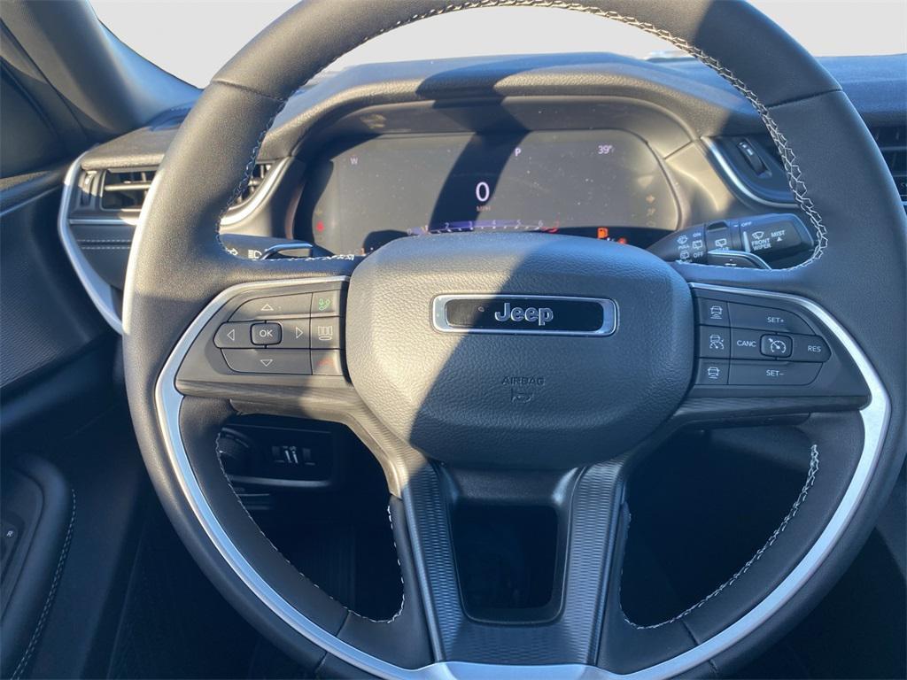 new 2025 Jeep Grand Cherokee car, priced at $48,870