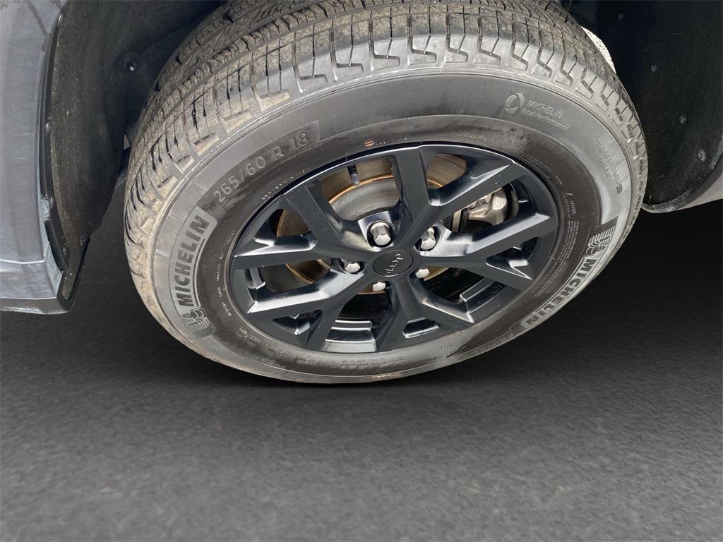 used 2024 Jeep Grand Cherokee L car, priced at $27,995