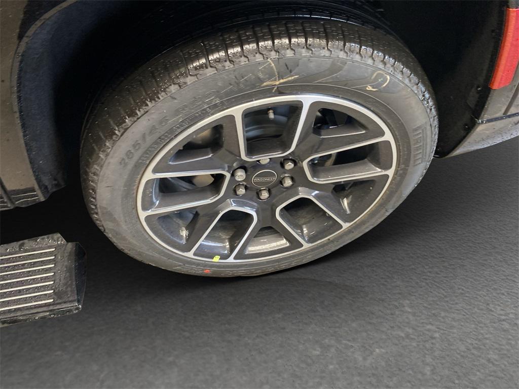 new 2025 Jeep Wagoneer L car, priced at $86,230