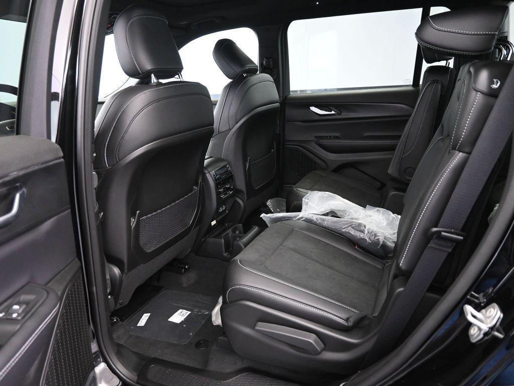 new 2025 Jeep Grand Cherokee L car, priced at $47,622