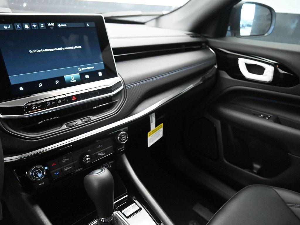 new 2026 Jeep Compass car, priced at $30,899