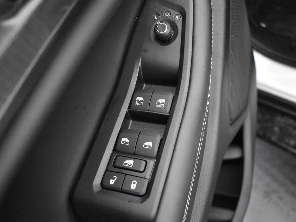 new 2025 Jeep Grand Cherokee car, priced at $40,782