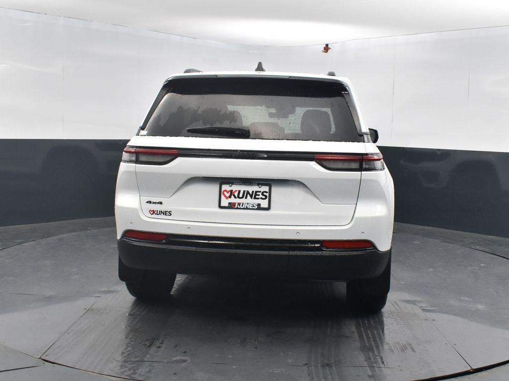 new 2025 Jeep Grand Cherokee car, priced at $40,782