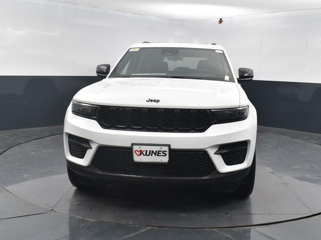 new 2025 Jeep Grand Cherokee car, priced at $40,782