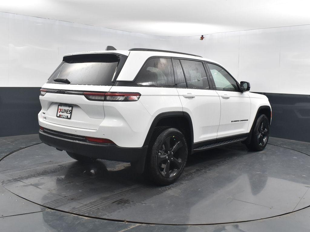 new 2025 Jeep Grand Cherokee car, priced at $40,782
