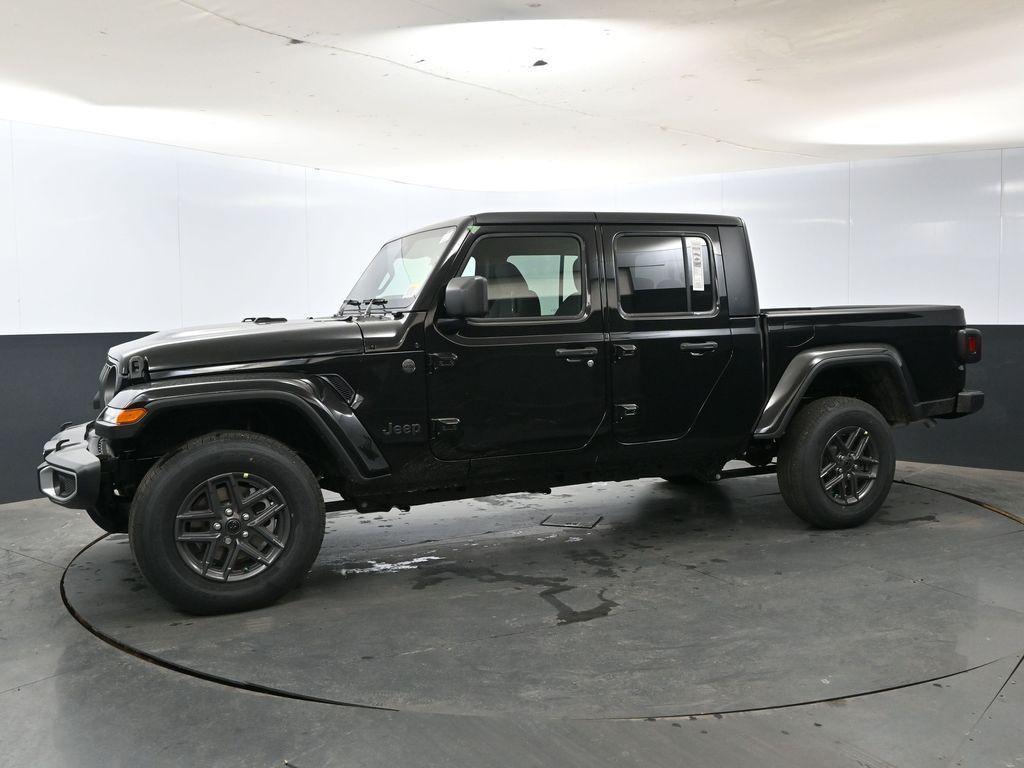 new 2025 Jeep Gladiator car, priced at $45,742
