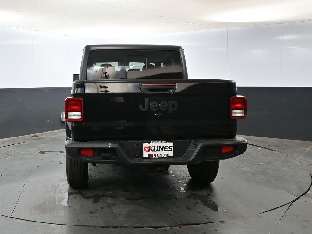new 2025 Jeep Gladiator car, priced at $46,598