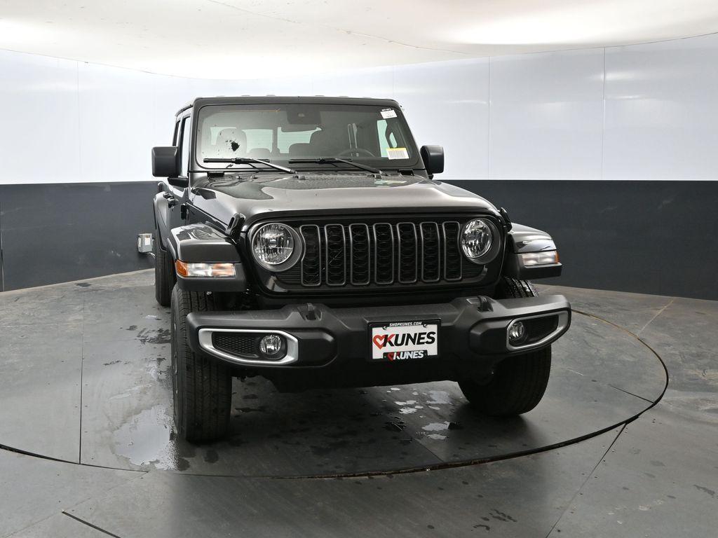 new 2025 Jeep Gladiator car, priced at $46,598