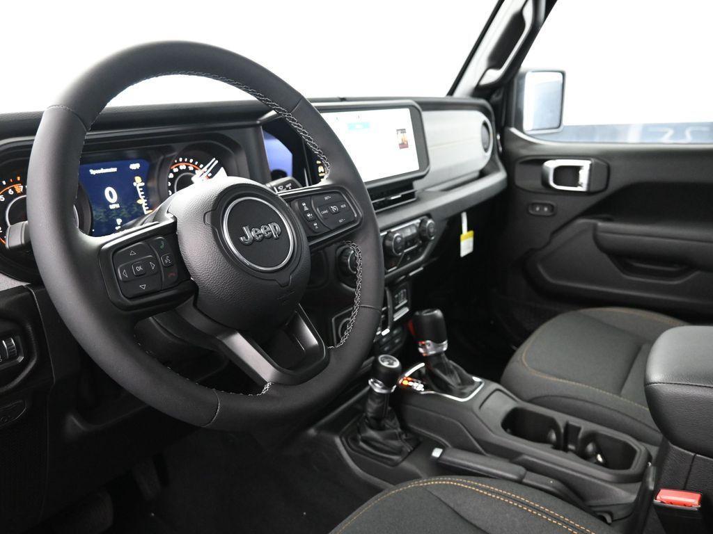 new 2025 Jeep Gladiator car, priced at $45,742