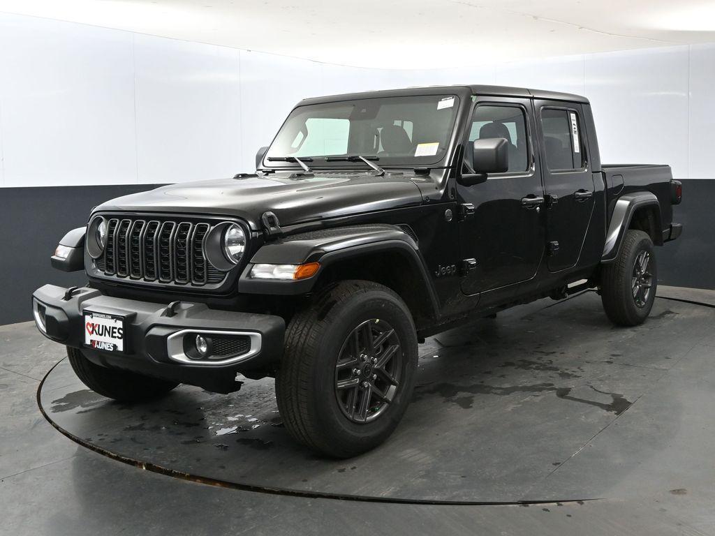 new 2025 Jeep Gladiator car, priced at $45,742