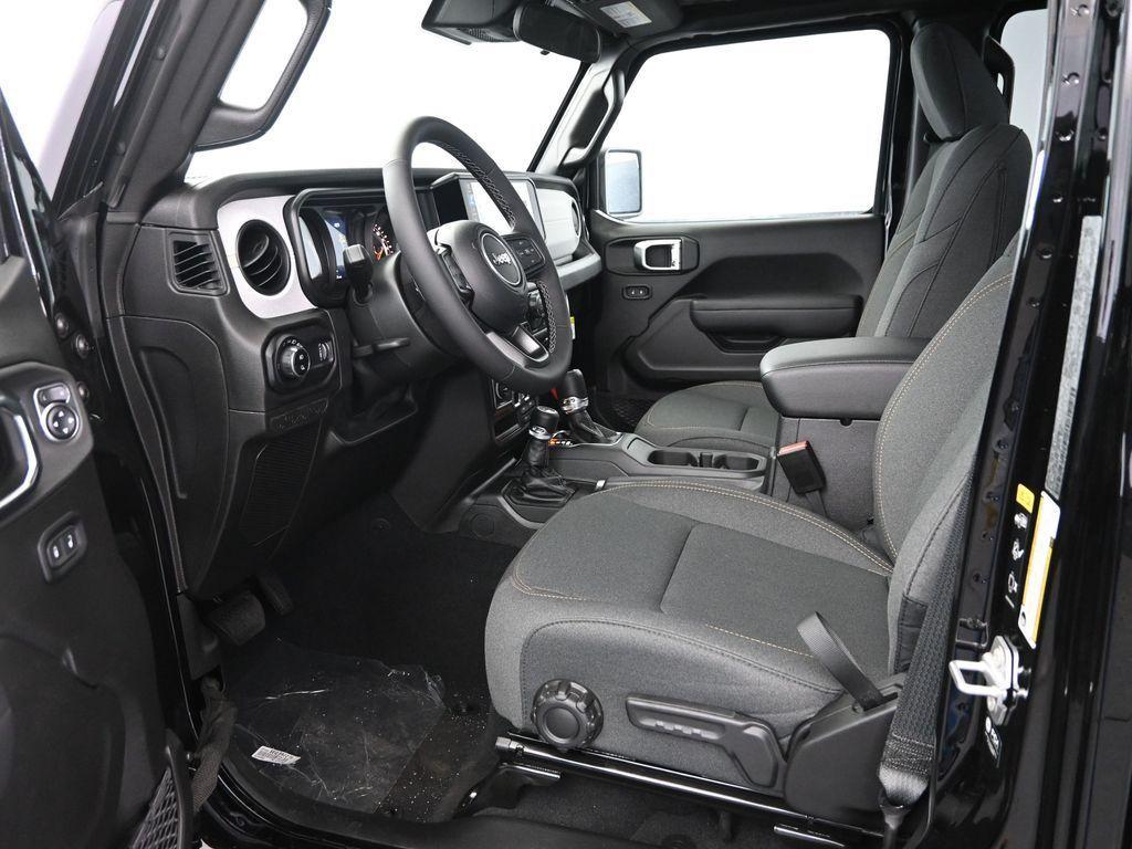 new 2025 Jeep Gladiator car, priced at $45,742
