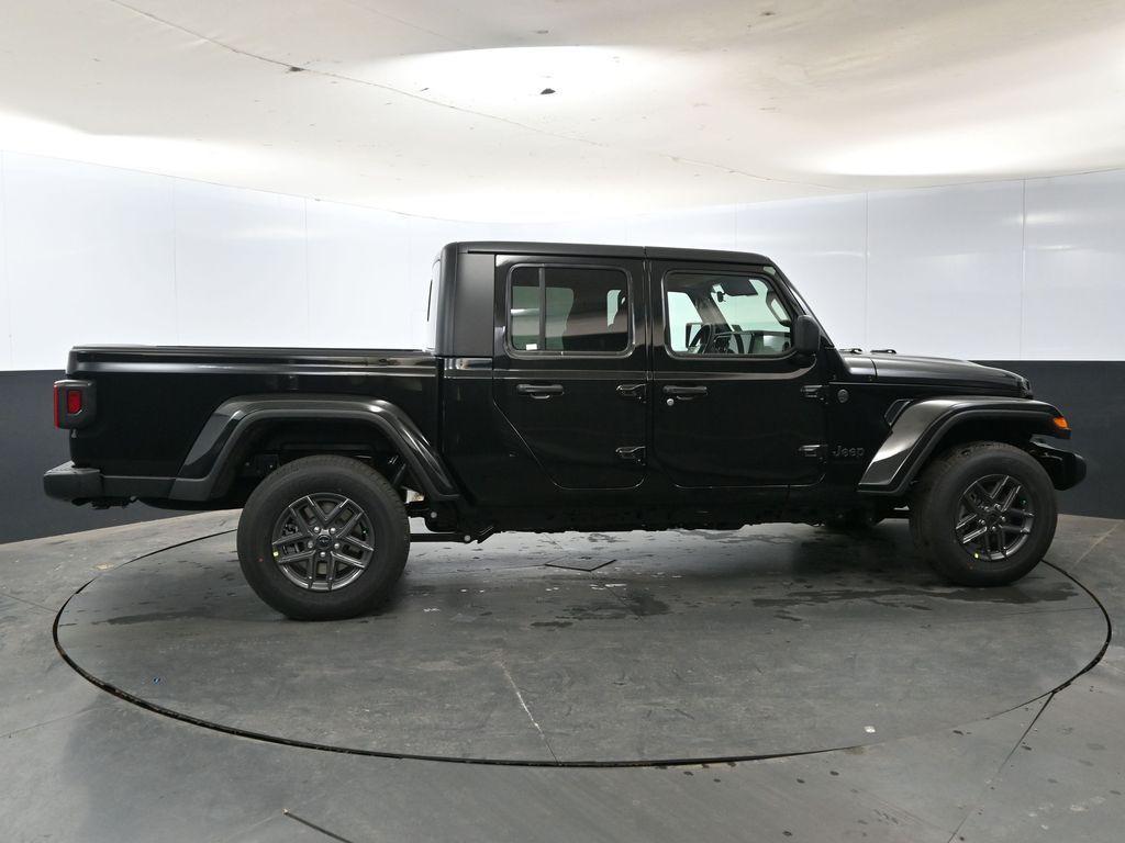 new 2025 Jeep Gladiator car, priced at $45,742