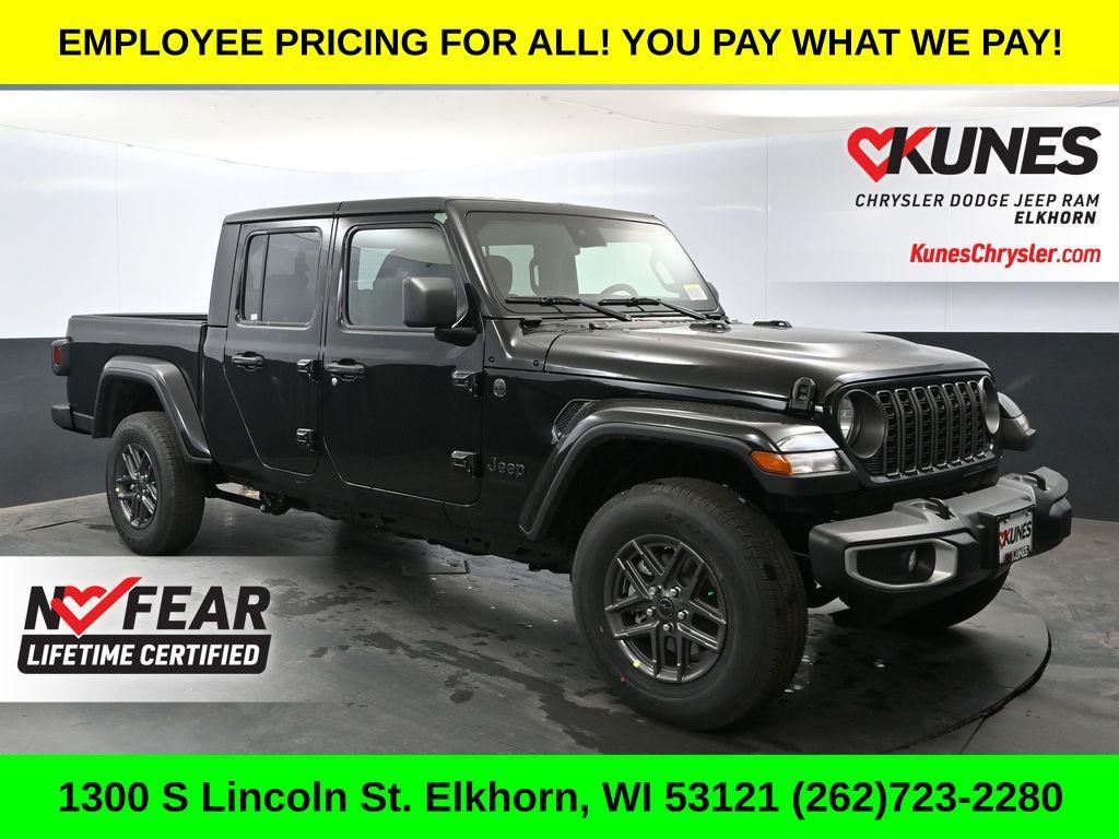 new 2025 Jeep Gladiator car, priced at $45,742