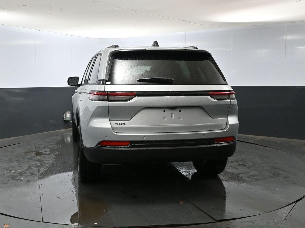 new 2025 Jeep Grand Cherokee car, priced at $45,150