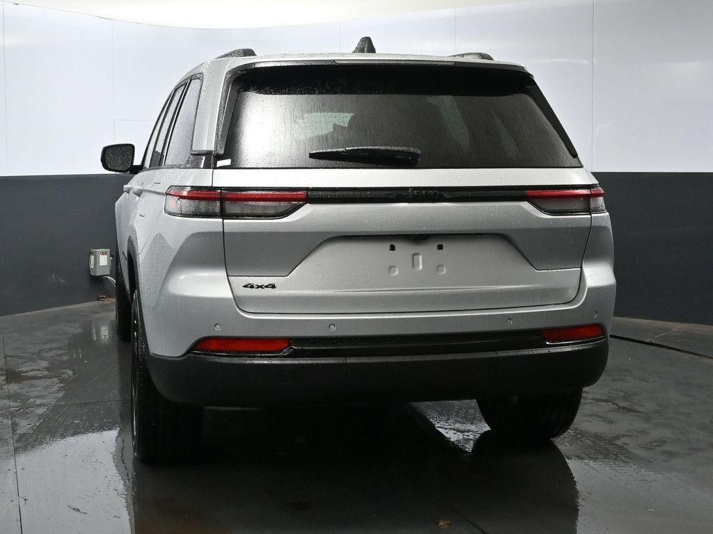 new 2025 Jeep Grand Cherokee car, priced at $42,114