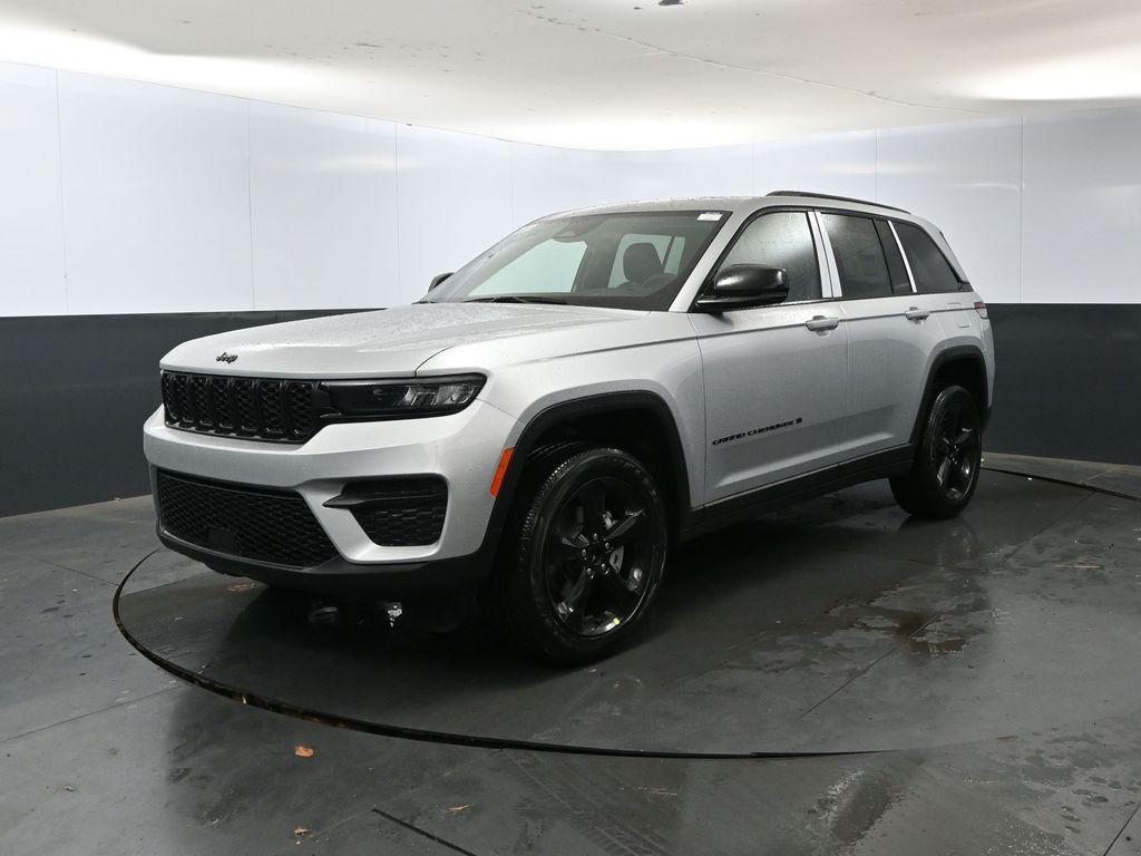 new 2025 Jeep Grand Cherokee car, priced at $45,150