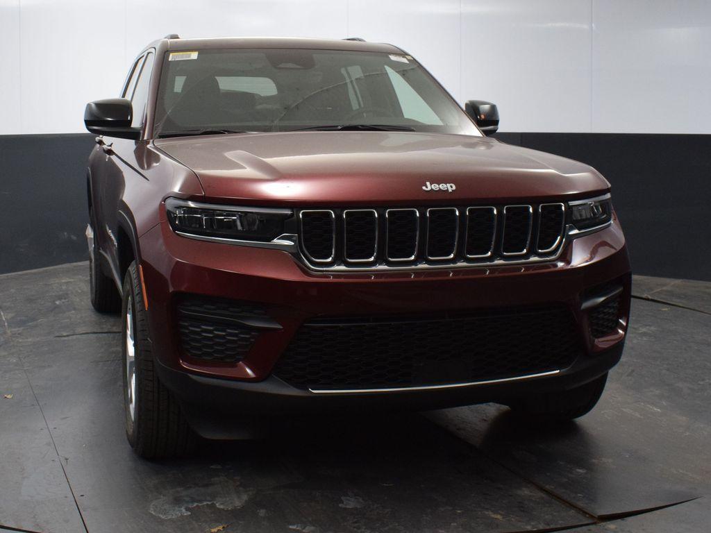 new 2025 Jeep Grand Cherokee car, priced at $38,961