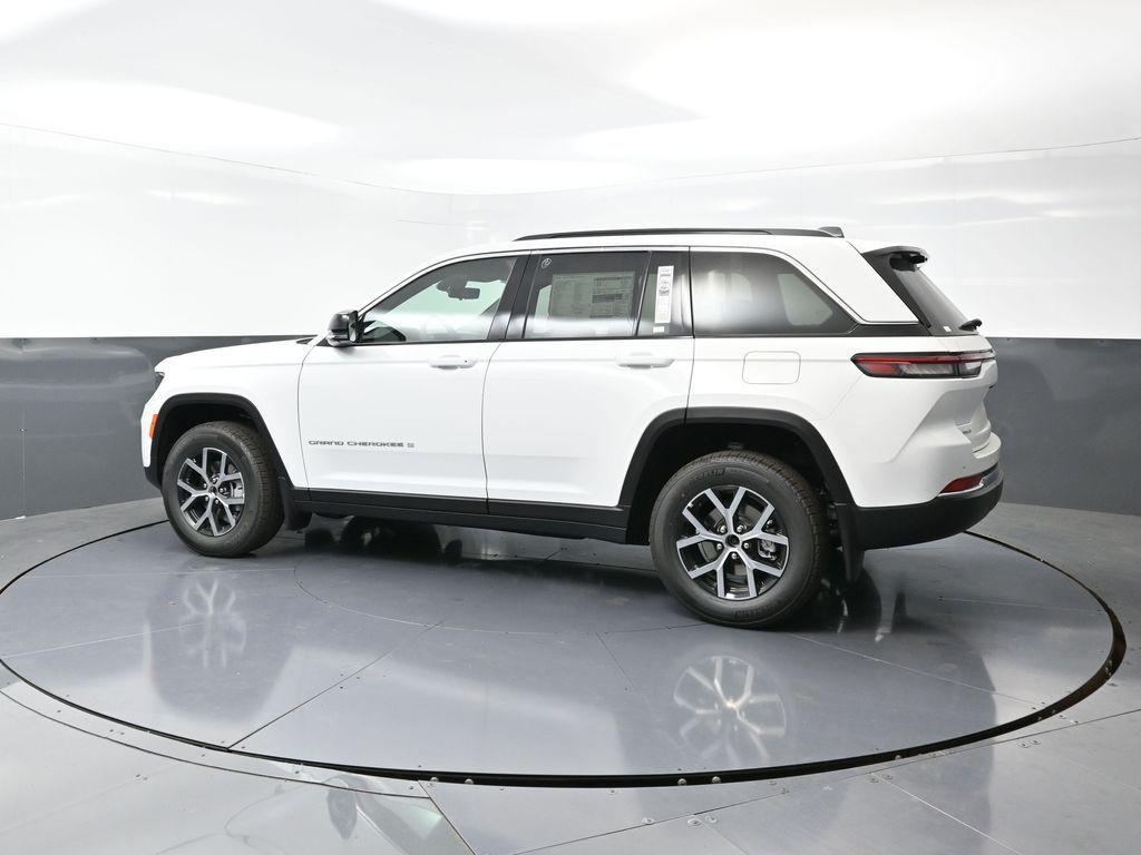 new 2025 Jeep Grand Cherokee car, priced at $50,255