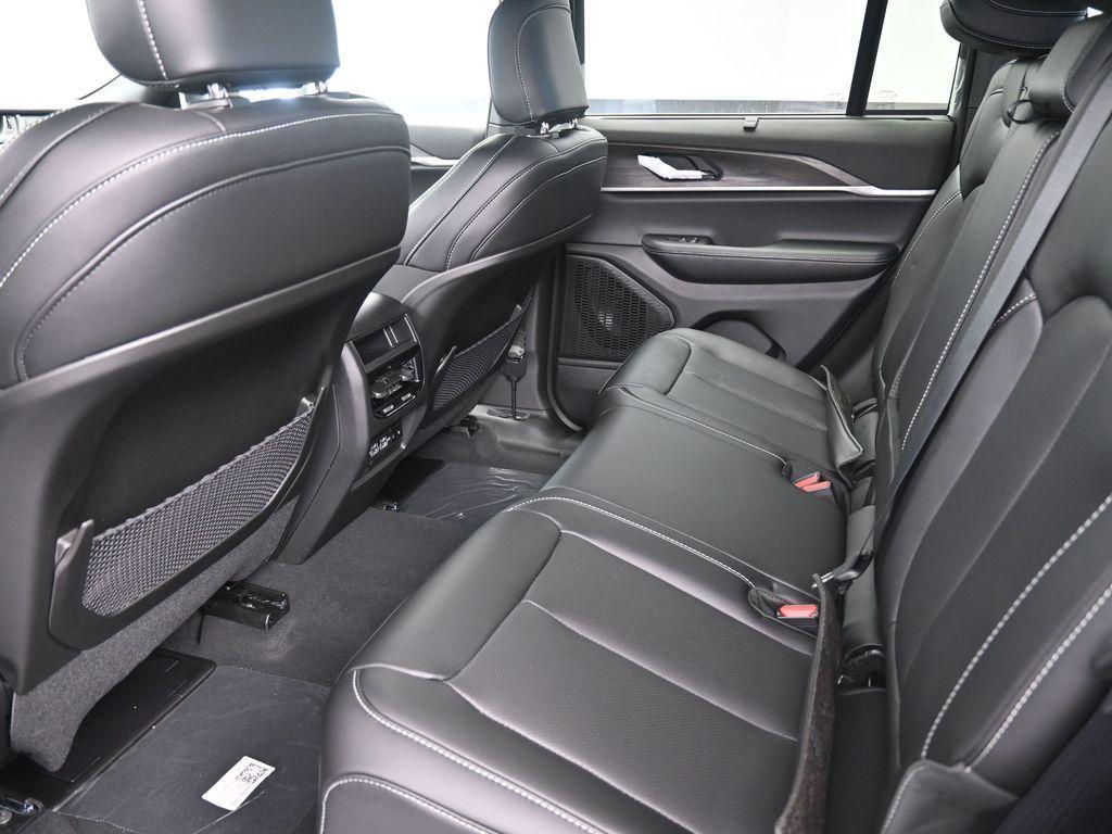 new 2025 Jeep Grand Cherokee car, priced at $50,255