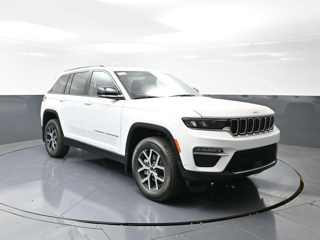 new 2025 Jeep Grand Cherokee car, priced at $50,255